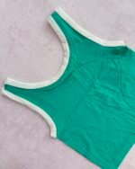 Top Musculosa VicBlack Morley Mod. 006 | Escote Redondo, Vivos a Contraste y Calce Crop Verde esmeralda